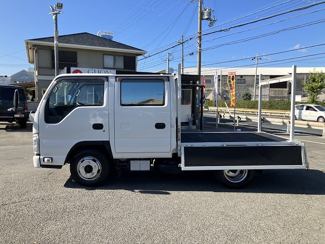 いすゞ エルフ 2RG-NJR88A(2WD)の写真11