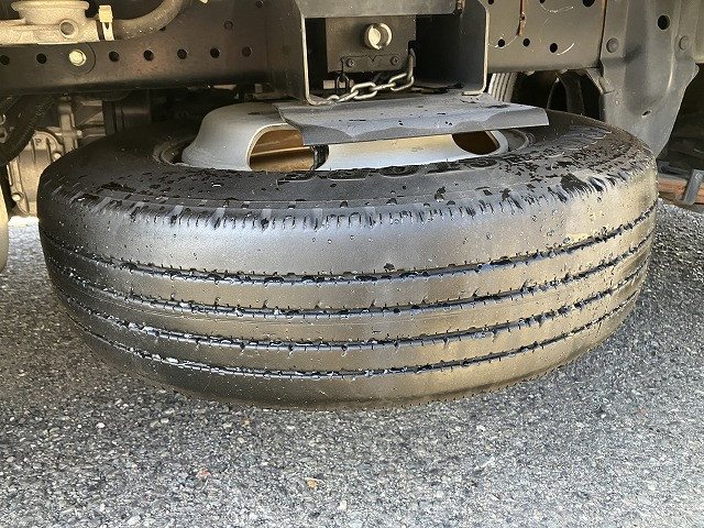 いすゞ エルフ 2RG-NJR88A(2WD)の写真28