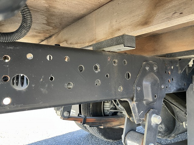 いすゞ エルフ 2RG-NJR88A(2WD)の写真31