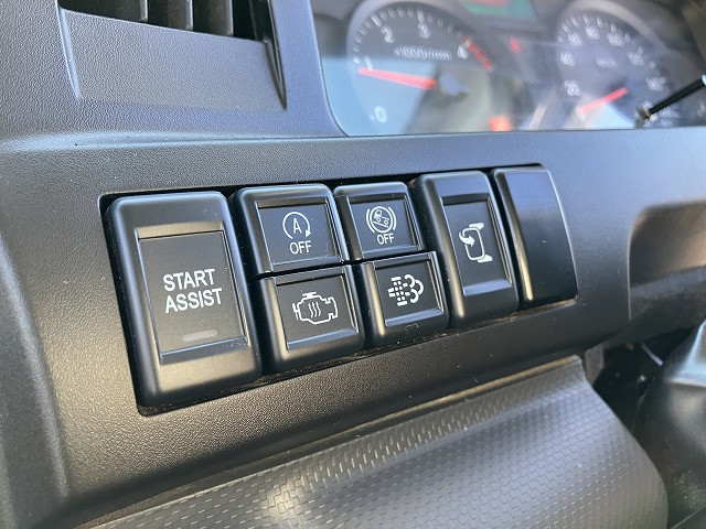 いすゞ エルフ 2RG-NJR88A(2WD)の写真36