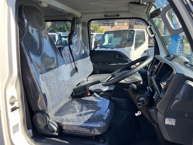 いすゞ エルフ 2RG-NJR88A(2WD)の写真41