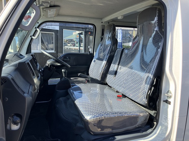 いすゞ エルフ 2RG-NJR88A(2WD)の写真42