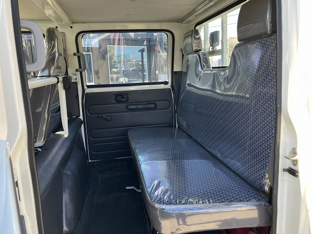 いすゞ エルフ 2RG-NJR88A(2WD)の写真44