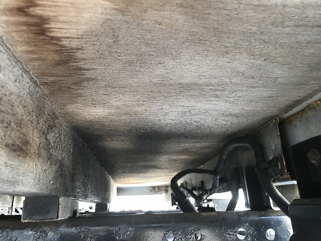 いすゞ エルフ TKG-NJS85A(4WD)の写真27