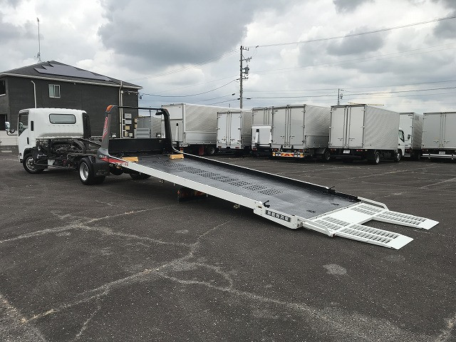 いすゞ エルフ TRG-NPR85AN(2WD)の写真13