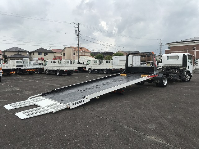 いすゞ エルフ TRG-NPR85AN(2WD)の写真15