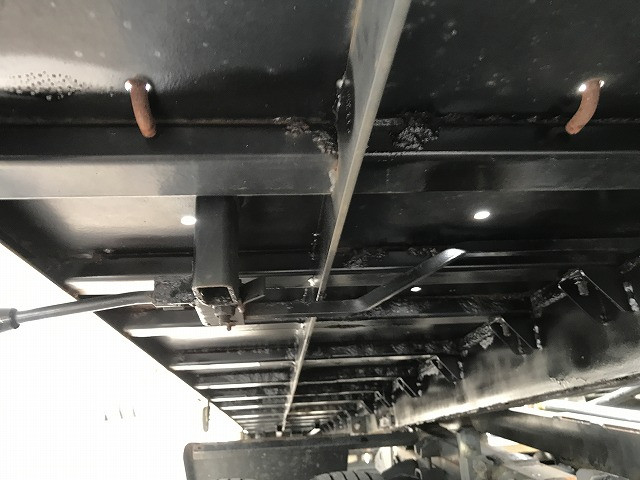 いすゞ エルフ TRG-NPR85AN(2WD)の写真21