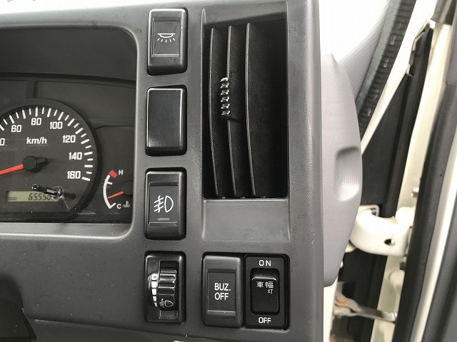 いすゞ エルフ TRG-NPR85AN(2WD)の写真42
