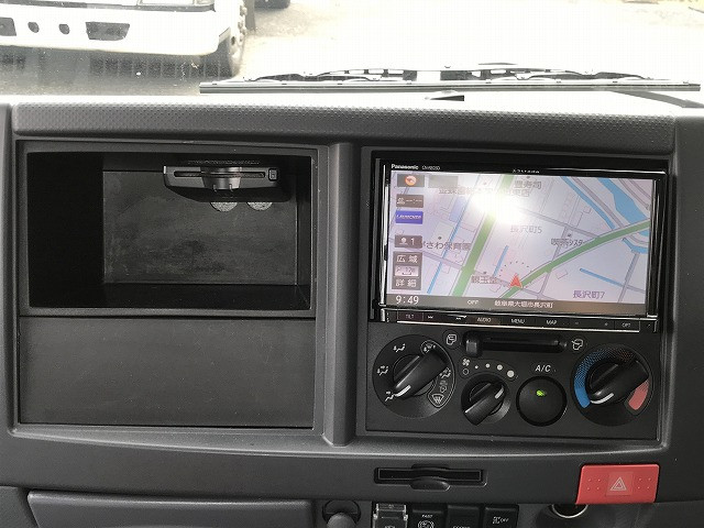 いすゞ エルフ TRG-NPR85AN(2WD)の写真46