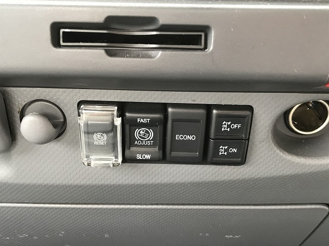 いすゞ エルフ TRG-NPR85AN(2WD)の写真47