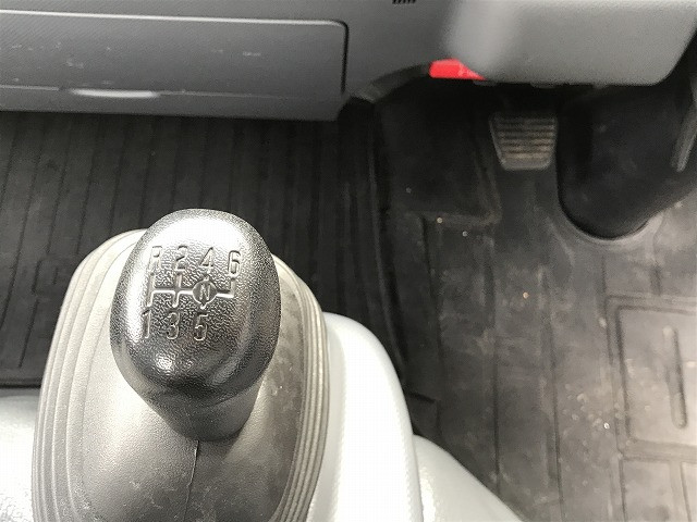 いすゞ エルフ TRG-NPR85AN(2WD)の写真48