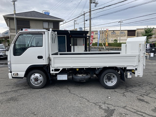 いすゞ エルフ TKG-NKS85A(4WD)の写真4