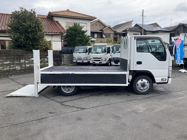 いすゞ エルフ TKG-NKS85A(4WD)の写真12