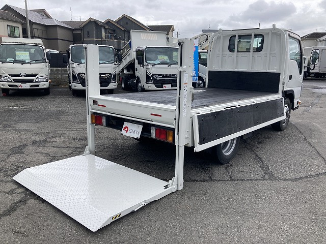 いすゞ エルフ TKG-NKS85A(4WD)の写真15