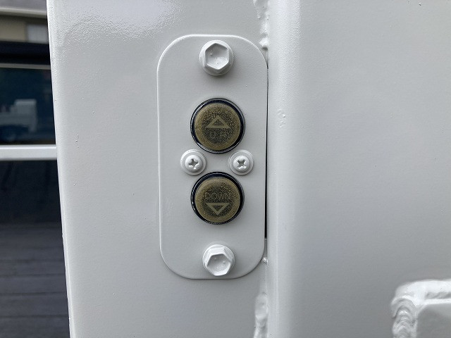 いすゞ エルフ TKG-NKS85A(4WD)の写真17