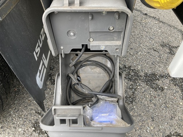 いすゞ エルフ TKG-NKS85A(4WD)の写真20