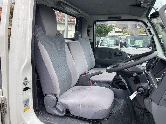 いすゞ エルフ TKG-NKS85A(4WD)の写真32