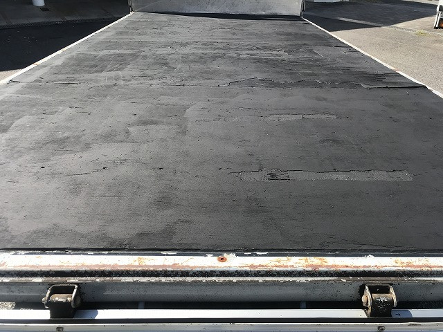 いすゞ エルフ 2RG-NPR88YN(2WD)の写真16