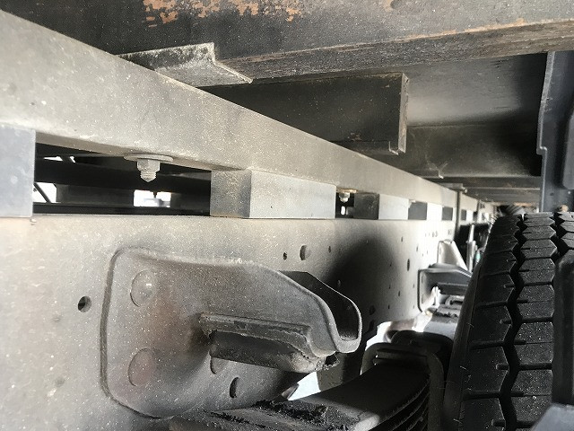 いすゞ エルフ 2RG-NPR88YN(2WD)の写真26