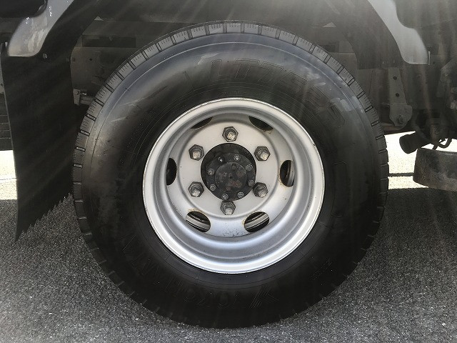 いすゞ エルフ 2RG-NPR88YN(2WD)の写真32