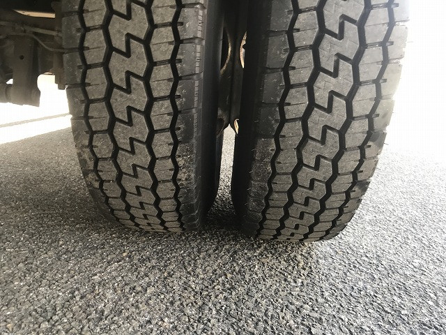 いすゞ エルフ 2RG-NPR88YN(2WD)の写真37