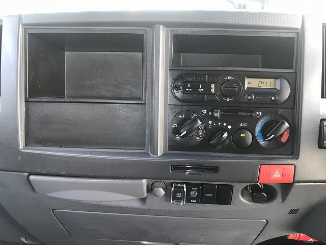 いすゞ エルフ 2RG-NPR88YN(2WD)の写真43