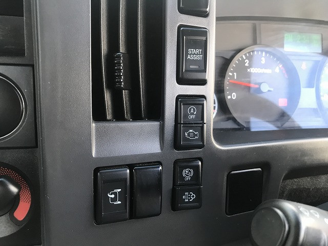 いすゞ エルフ 2RG-NPR88YN(2WD)の写真45