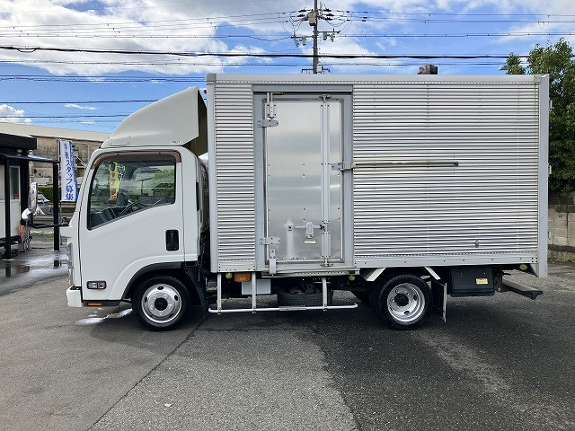 いすゞ エルフ TRG-NLR85AN(2WD)の写真4