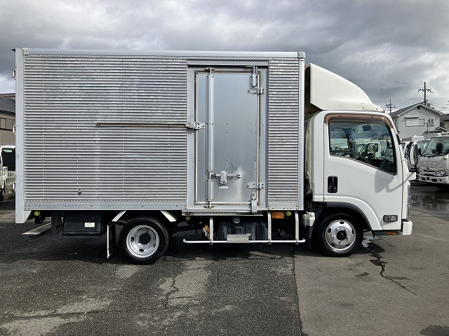 いすゞ エルフ TRG-NLR85AN(2WD)の写真5