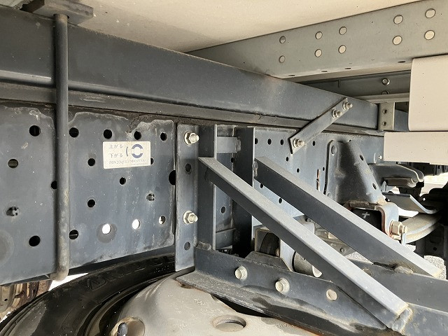 いすゞ エルフ TRG-NLR85AN(2WD)の写真24