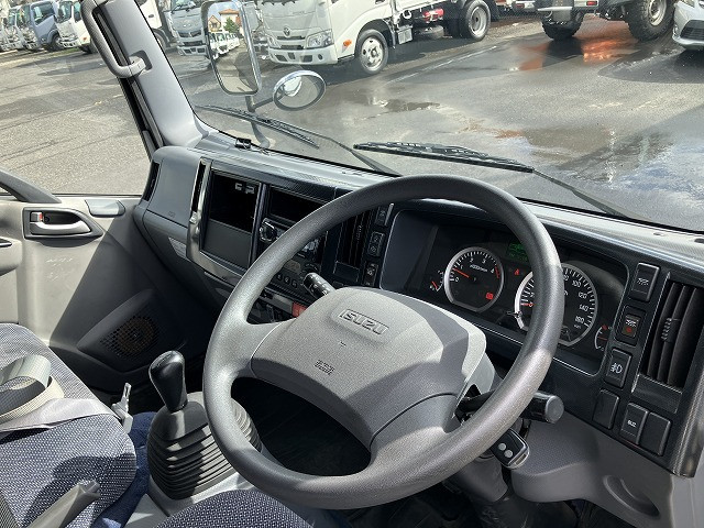 いすゞ エルフ TRG-NLR85AN(2WD)の写真29