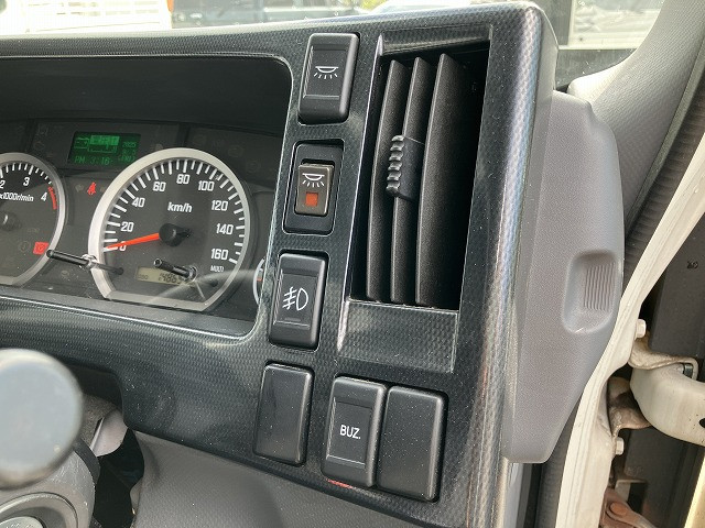 いすゞ エルフ TRG-NLR85AN(2WD)の写真30