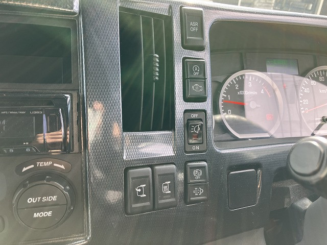 いすゞ エルフ TRG-NLR85AN(2WD)の写真31