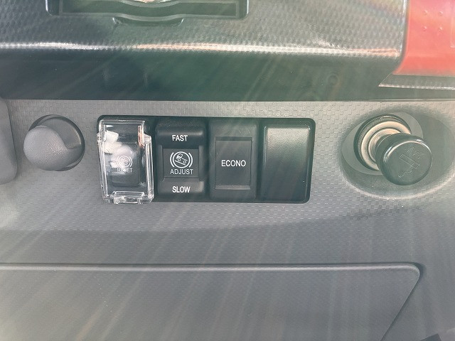 いすゞ エルフ TRG-NLR85AN(2WD)の写真32