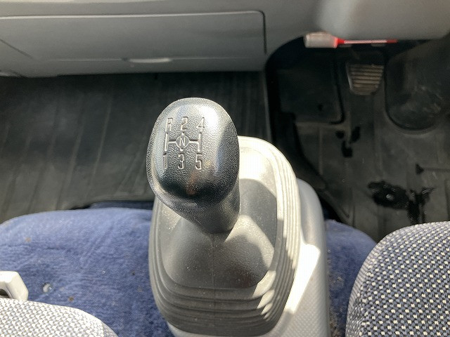 いすゞ エルフ TRG-NLR85AN(2WD)の写真35