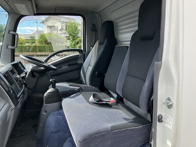 いすゞ エルフ TRG-NLR85AN(2WD)の写真39