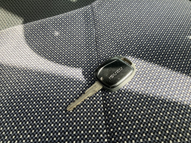 いすゞ エルフ TRG-NLR85AN(2WD)の写真41