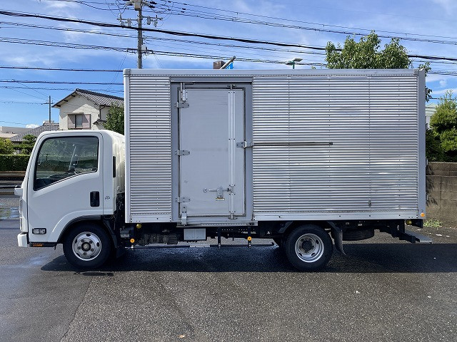 いすゞ エルフ TRG-NMR85AN(2WD)の写真4