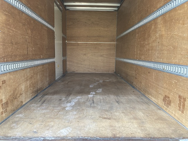 いすゞ エルフ TRG-NMR85AN(2WD)の写真9