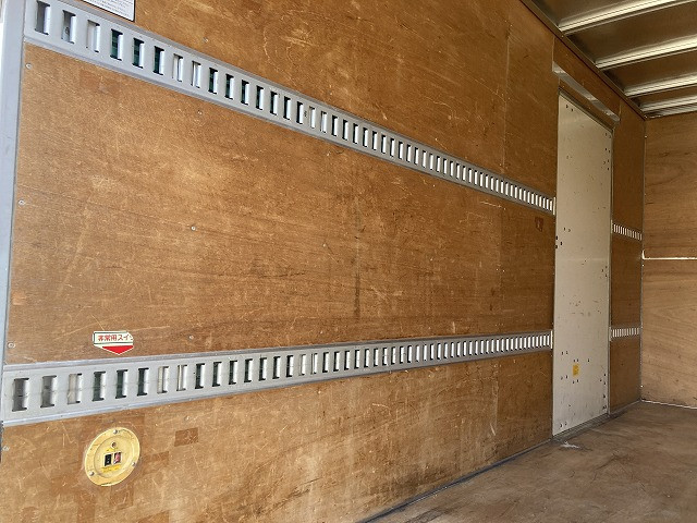 いすゞ エルフ TRG-NMR85AN(2WD)の写真11