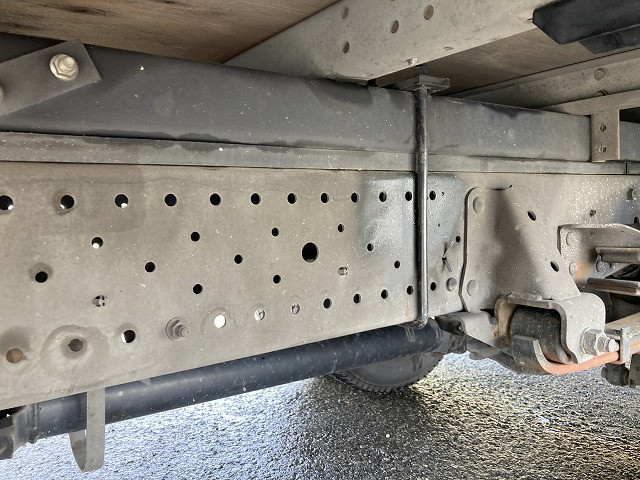 いすゞ エルフ TRG-NMR85AN(2WD)の写真14