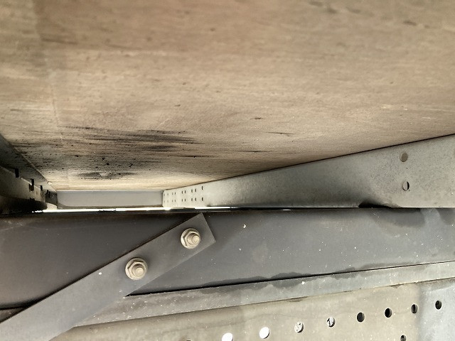 いすゞ エルフ TRG-NMR85AN(2WD)の写真15