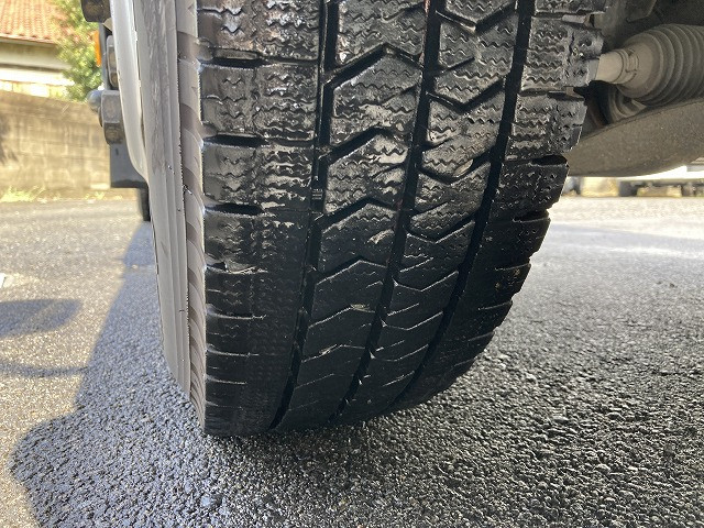 いすゞ エルフ TRG-NMR85AN(2WD)の写真19