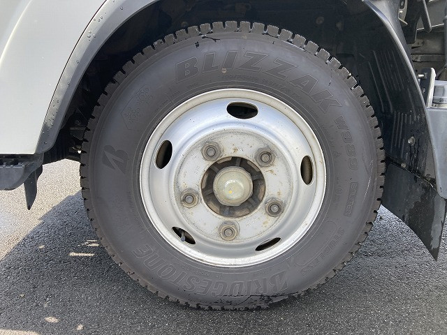 いすゞ エルフ TRG-NMR85AN(2WD)の写真20