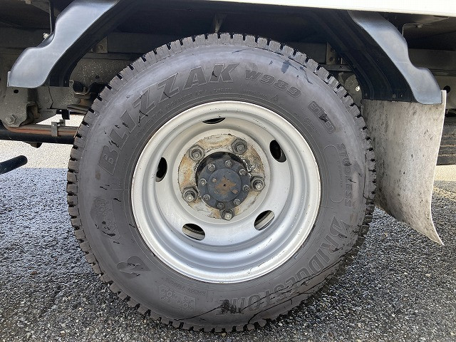 いすゞ エルフ TRG-NMR85AN(2WD)の写真22