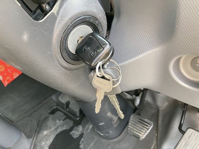 いすゞ エルフ TRG-NMR85AN(2WD)の写真31