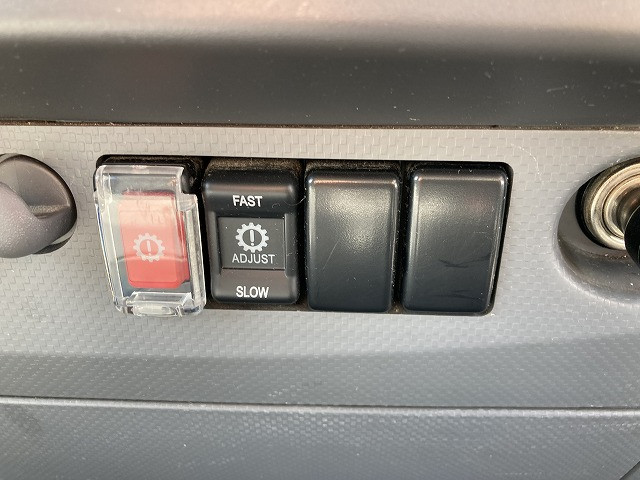 いすゞ エルフ TRG-NMR85AN(2WD)の写真35