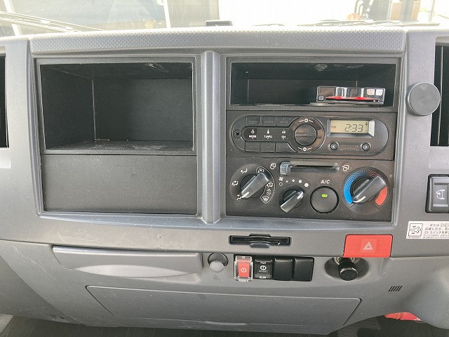 いすゞ エルフ TRG-NMR85AN(2WD)の写真36
