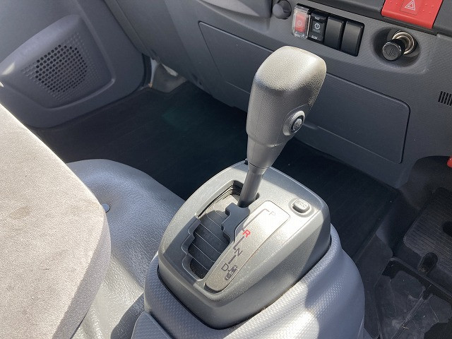 いすゞ エルフ TRG-NMR85AN(2WD)の写真38