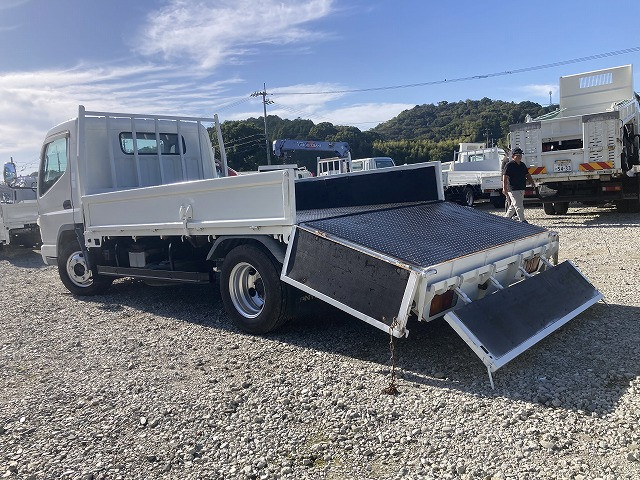 三菱 キャンター KK-FE82EE(2WD)の写真6